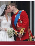 Kate & William : une mariée sublime, un prince charmant, 2 baisers