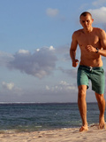 Des vagues à la plage : les boardshorts pour homme qui attirent tous les regards