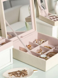 Les différents types de boîtes à bijoux pour organiser vos parures