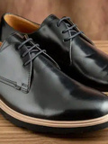 Comment assortir chaussures et robe pour le travail : conseils pratiques
