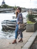 Blue Jeans – Elodie in Paris