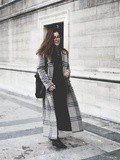 Le Manteau à Carreaux – Elodie in Paris