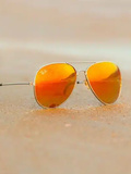 Sélection des lunettes de soleil idéales : conseils pour adapter forme, couleur et taille à votre visage