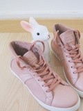 Pink sneakers et petits noeuds