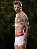 Guy Ritchie fait courir David Beckham en sous-vêtements pour h&m
