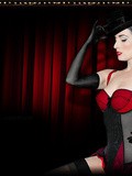 Lingerie Von Follies de Dita Von Teese disponible en europe ( jusqu'à taille 48 , 110F)