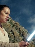 Cinéma : Star Wars Episode viii : Les Derniers Jedi, de Rian Johnson - Avec Mark Hamill, Carrie Fisher, Adam Driver, Daisy Ridley - Par Lisa Giraud Taylor