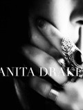 Entre coup de coeur et coup de gueule : Crawling on the Ground, le clip d'Anita Drake qui dénonce le harcèlement de rue