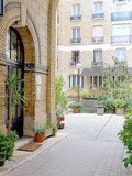 Paris : 117 rue de Belleville, logements sociaux précurseurs réalisés en 1908 par la Fondation Rothschild - XIXème