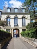 Paris : Le mystérieux château percé, vestige du château des Ternes - 17-19 rue Pierre Demours - Paris 17