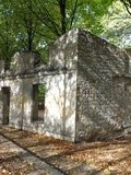 Paris : Ruines d'une folie datant du XVIIIème siècle dans le parc de Bercy