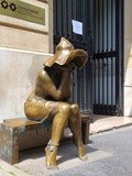 Paris : Sous le chapeau, une sculpture d'Andras Lapis - Institut Hongrois - 92, rue Bonaparte - Paris 6