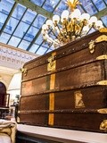 La mémoire des malles, Moynat s'expose au Grand Hôtel Intercontinental Paris
