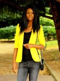 Yellow blazer and baggy jeans