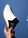 Comment enlever une tâche sur des chaussures en cuir