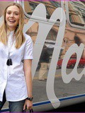Le look de la semaine : Elizabeth Olsen mise sur le jean
