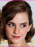 Le look de la semaine : Emma Watson propose le pantalon sous la robe