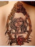 Le tatouage cadre et miroir