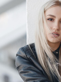 Blond polaire cendré : La coloration tendance pour un look chic et élégant