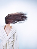 Cheveux fins et fragiles : comment en prendre soin au quotidien