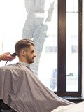 Coupe Pompadour : c’est quoi cette coiffure pour homme