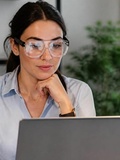 Glaces grossissantes : comment elles peuvent aider à prévenir la fatigue oculaire