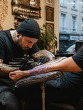 Interview exclusive avec un tatoueur à Pontarlier : l’art du tatouage