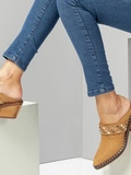 Jeans « sculptants » : mettez en valeur vos courbes grâce à une coupe ajustée