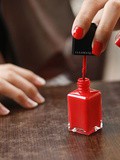 Les étapes à suivre pour appliquer du vernis gel uv sur ses ongles