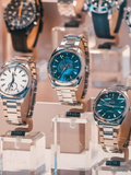 Naviguer dans l’industrie de gros des montres homme : stratégies d’entrée sur le marché pour les nouvelles entreprises