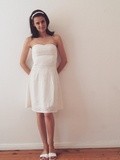 La robe blanche bustier en mode cocooning et décontractée