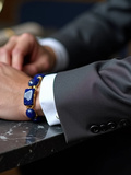 Bracelet en Pierre pour homme et tenue de soirée : les combinaisons gagnantes
