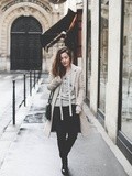 Le Pull à Lacet – Elodie in Paris