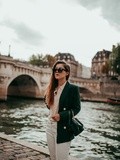 Paris mon Amour – Elodie in Paris