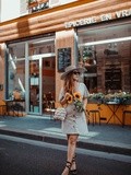 Sunflowers – Elodie in Paris