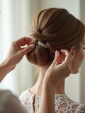 Comment faire une coiffure de mariage impressionnante avec des cheveux courts