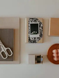 Les essentiels pour un style minimaliste : les accessoires à adopter