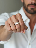 Quelle chevalière Homme argent à graver offrir pour un anniversaire