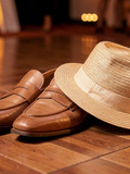 Tenue guinguette homme : est-on tenu de porter canotier et bretelles