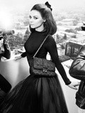 Premières photos de Mila Kunis pour la nouvelle campagne Miss Dior