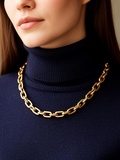 Quel collier porter avec un col roulé ? Nos conseils pour harmoniser vos bijoux en or jaune