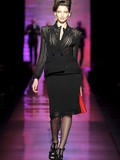 Pfw: jean paul gaultier fashion show(hommage a amy winehouse)