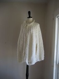 Superbe cape vintage tricotee mains tres chaude t 38/40[réservé]