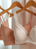 Quel soutien-gorge choisir pour une poitrine tombante