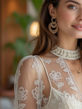 Tout savoir sur le chemisier transparent pour femme : tendances et conseils