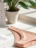 Tout savoir sur le tanga menstruel : avantages, conseils et comparatif 2025
