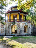 Ailleurs : Pavillon Chinois du Parc de Cassan, vestige exotique d'un ancien parc à fabriques du XVIIIème siècle - l'Isle-Adam