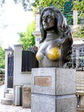 Buste de Dalida à Montmartre, oeuvre du sculpteur Alain Aslan - XVIIIème