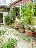 Paris : 145 rue de Belleville, une cour industrielle typique du vieux Belleville - XIXème