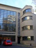 Paris : La maison du maître-verrier Louis Barillet signée par l'architecte Robert Mallet-Stevens, nouveau Musée Mendjisky - Square Vergennes - XVème